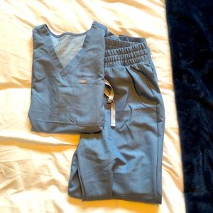 Heather indigo figs scrub set